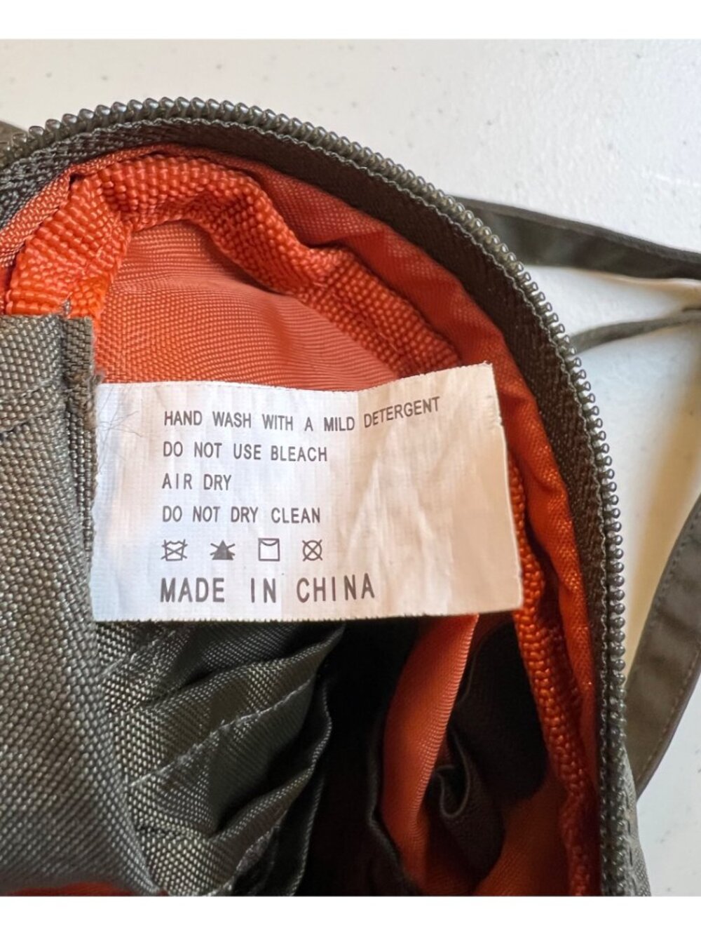 Olive Baggallini Crossbody Orange Interior - Picture 10 of 14